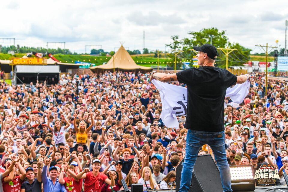 Hype-o-dream I stretched.be I Giant hat kata