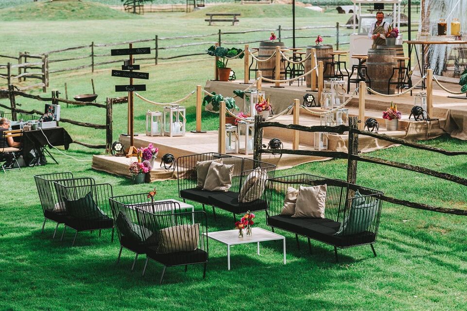 A Table it's a wild wild world I Sailcloth Tent huren